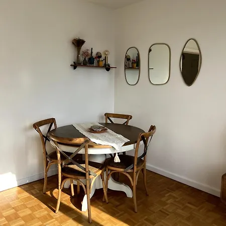 Cozy With Eiffel Tower View Apartamento *