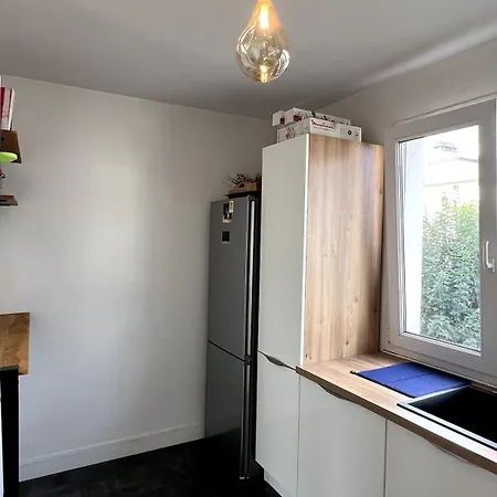 Cozy With Eiffel Tower View Apartamento Garches