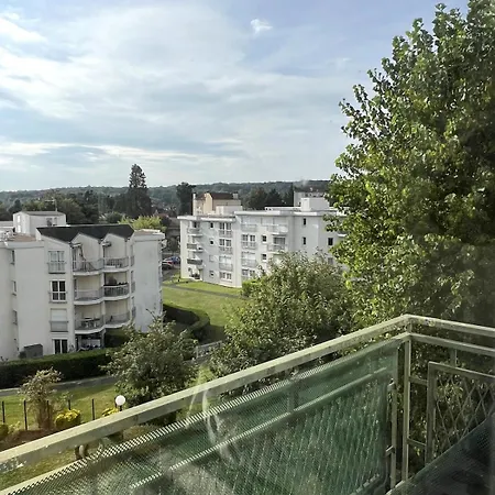 Cozy With Eiffel Tower View Apartamento